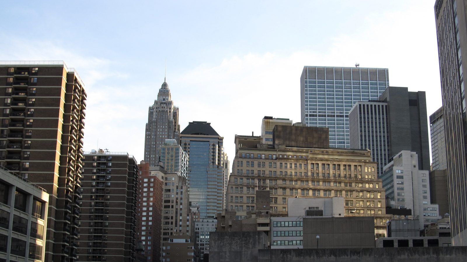 Manhattan financial district viewed from the Brooklyn Bridge
